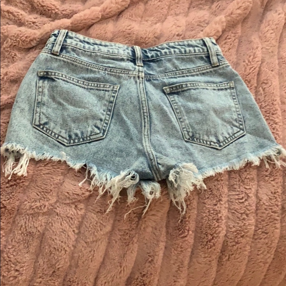 Shorts - Picture 2 of 3